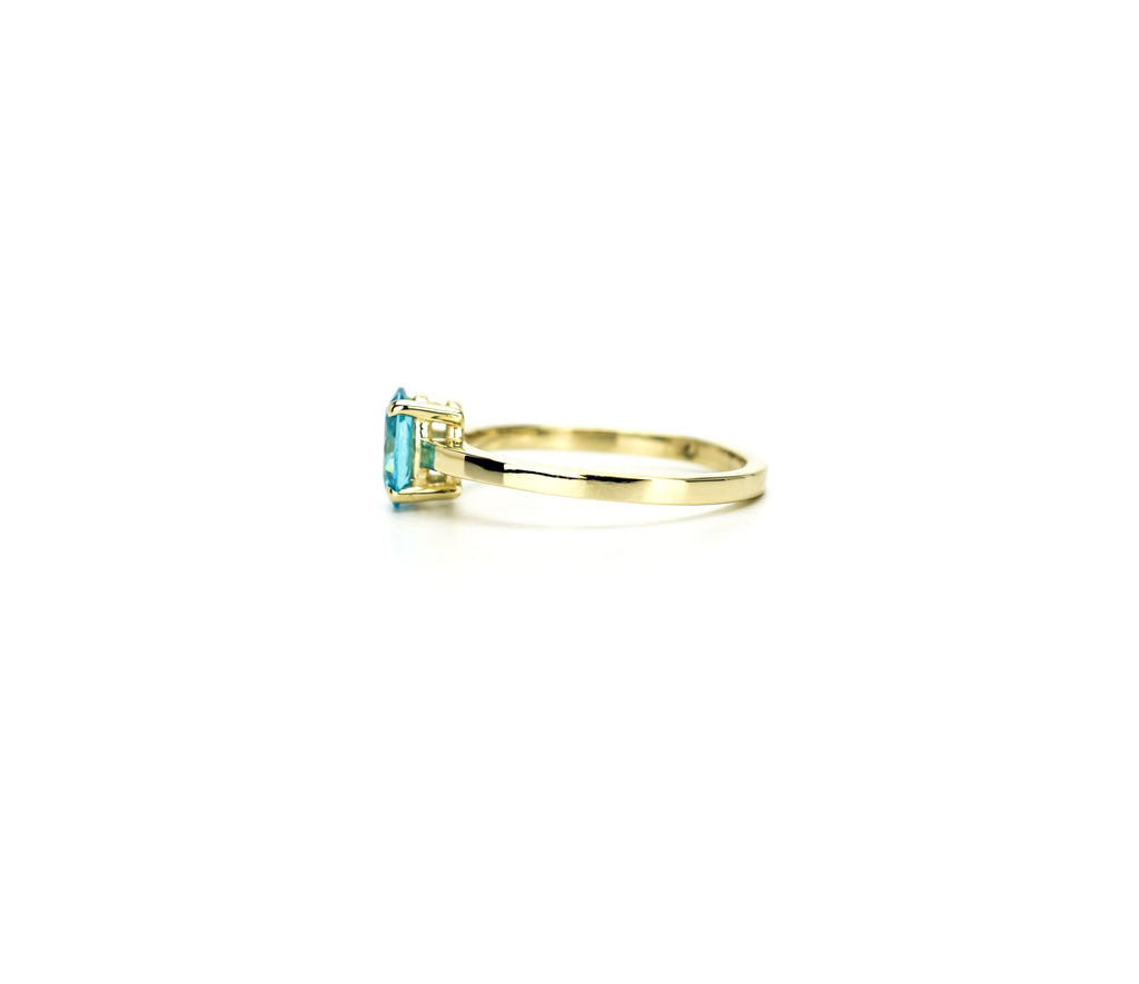 14k swarovski topaas ring, swarovski blauwe ring, 14k gouden ring, geboortesteen ring, 14k ovale topaas ring, natuurlijke topaas ring, birthstone ringen, geboortesteen ring, topaas ring goud, ovaal geslepen ring, 14k solitaire ring