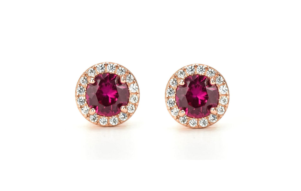gouden robijn oorbellen, oorbellen robij, 18k gouden robijn oorsieraden, oorbellen ruby, ruby gold oorbellen, birthstone oorbellen, geboortesteen oorbellen, rode oorbellen, ronde oorbellen, gouden ruby oorknoppen, sieraden, gouden sieraden, zilveren rode oorbellen