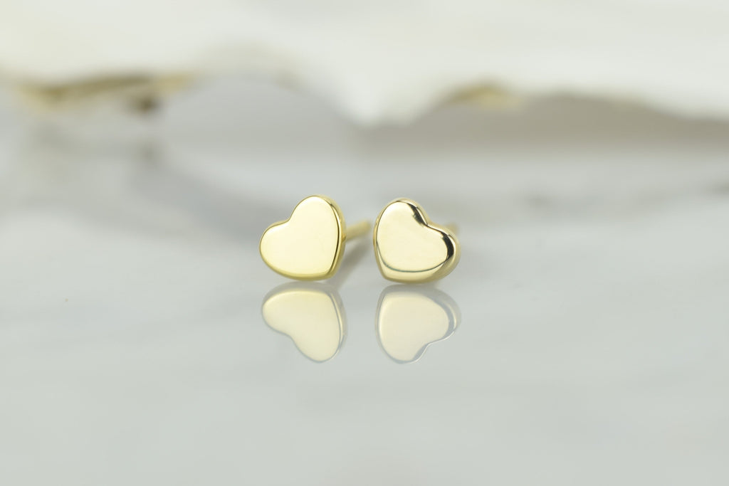 Gouden oorbellen haryjes, dames hartjes oorbellen 14 karaat, kleine gouden hartjes oorknoppen, dichte harten oorbellen meisjes, 14 karaat gouden hart oorbellen