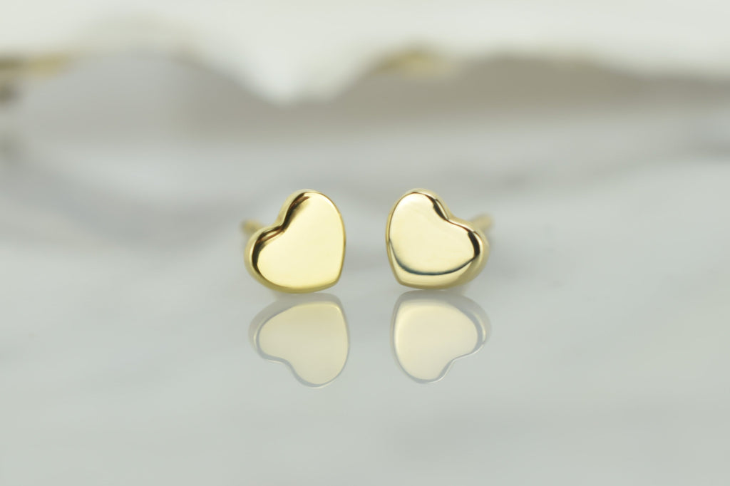 Gouden oorbellen haryjes, dames hartjes oorbellen 14 karaat, kleine gouden hartjes oorknoppen, dichte harten oorbellen meisjes, 14 karaat gouden hart oorbellen