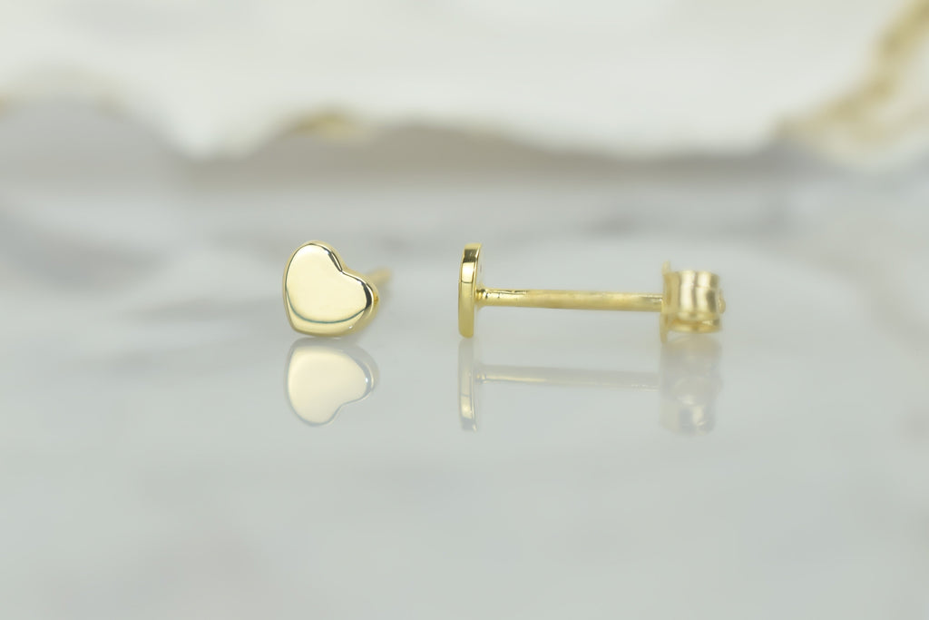 Gouden oorbellen haryjes, dames hartjes oorbellen 14 karaat, kleine gouden hartjes oorknoppen, dichte harten oorbellen meisjes, 14 karaat gouden hart oorbellen