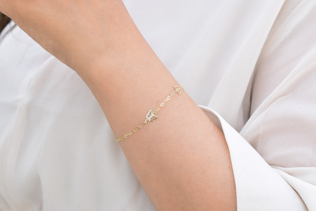 Dames armband, mooie dames armband, vlinders armband goud, 14k armband met vlinders, dames gouden armband, gouden armband met 2 vlinders, schakel armband met vlinders, moeder kind sieraden, vlinder sieraad, vlinder armband, armband 14 karaat vlinders