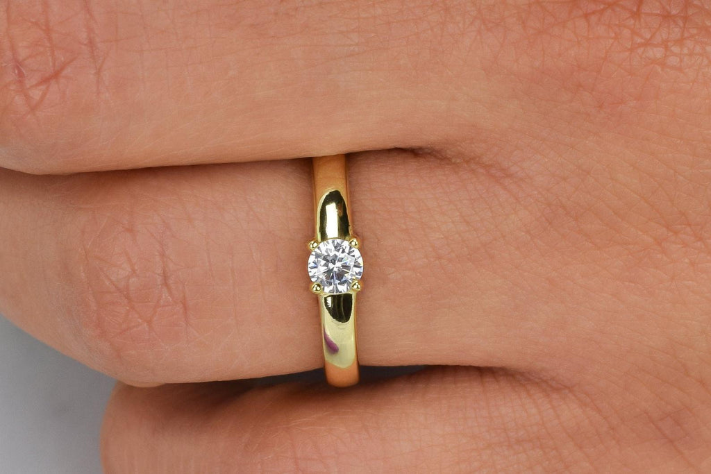 solitaire ring goud, verlovingsring, trouwring goud, ring met steen, solitaire gouden ring, ring voor haar, klassieke gouden ring